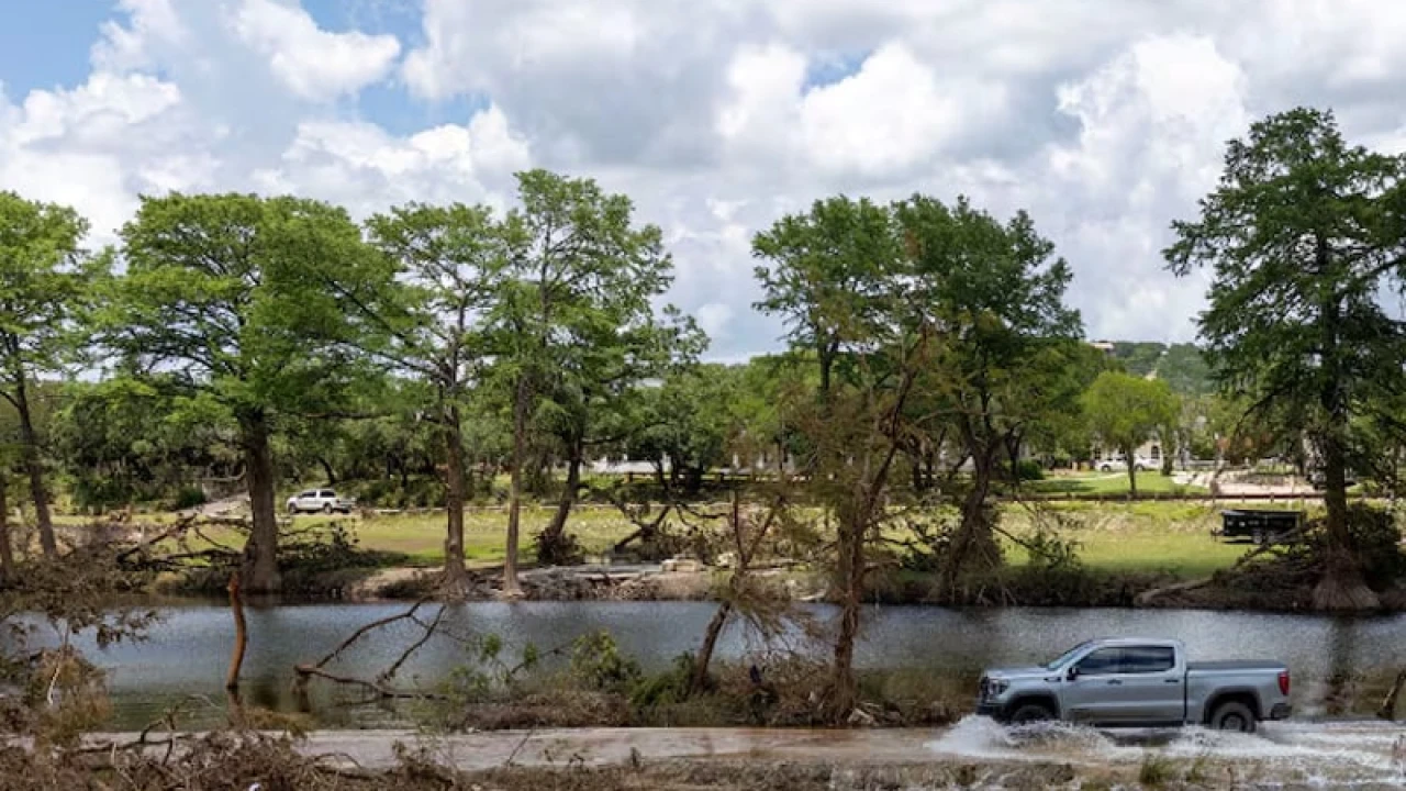 টেক্সাসে বন্যায় মৃতের সংখ্যা বেড়ে ১১৯