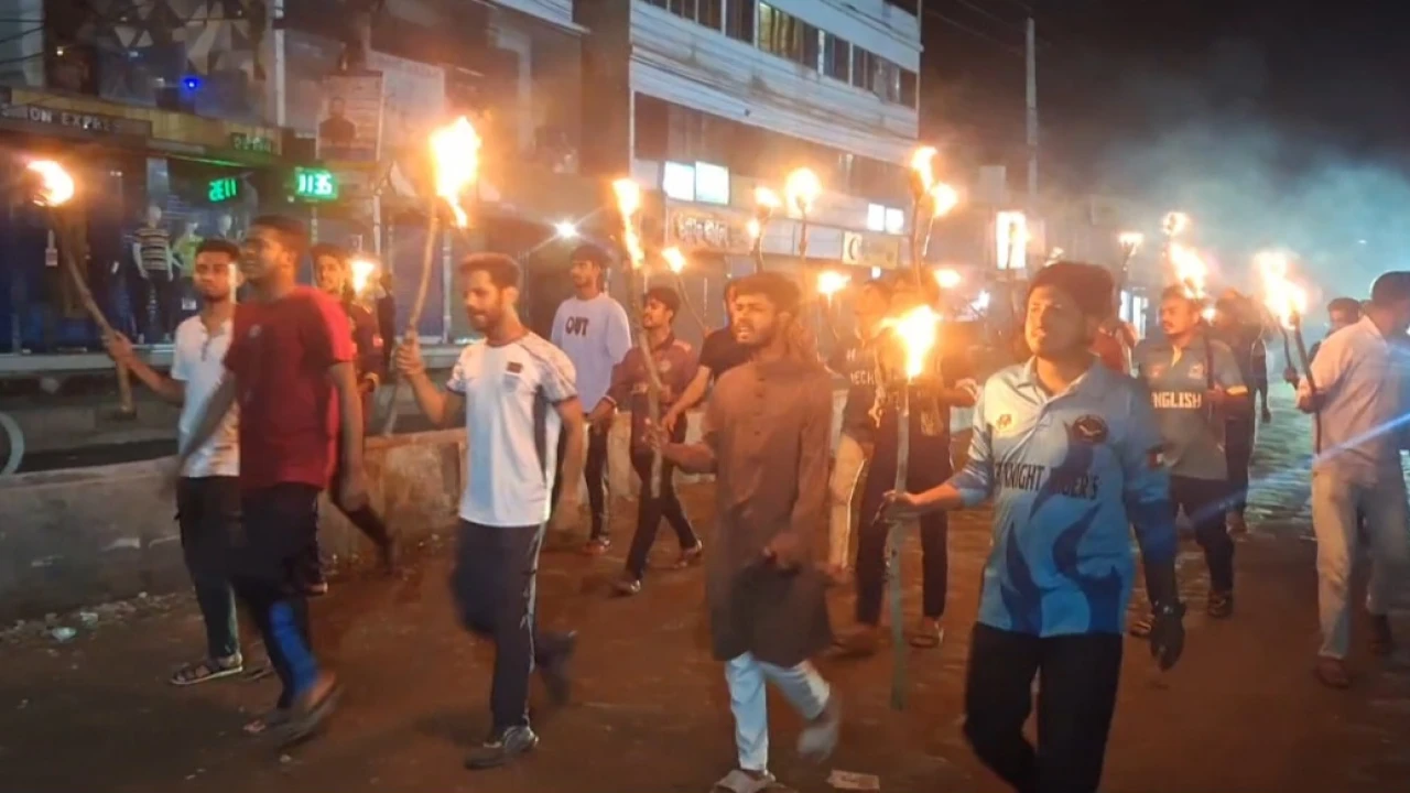 সারাদেশে চাঁদাবাজি, হত্যার প্রতিবাদে জয়পুরহাটে মশাল মিছিল 