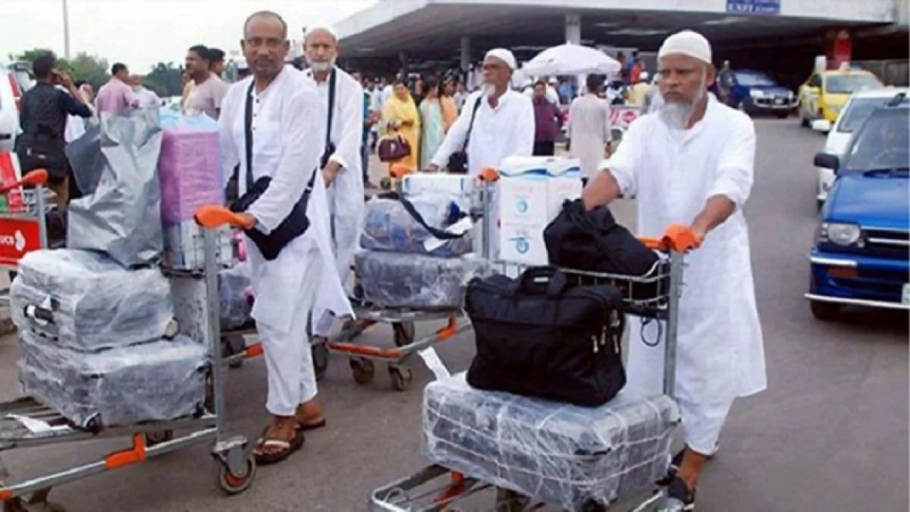 হজ শেষে দেশে ফিরলেন ৮৭,১০০ হাজি, মৃত্যু ৪৫ জনের