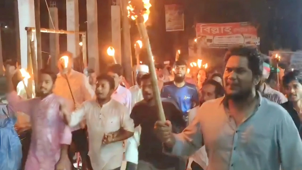 ব্যবসায়ী সোহাগকে পিটিয়ে হত্যা, কলাপাড়ায় উত্তাল ছাত্র-জনতা