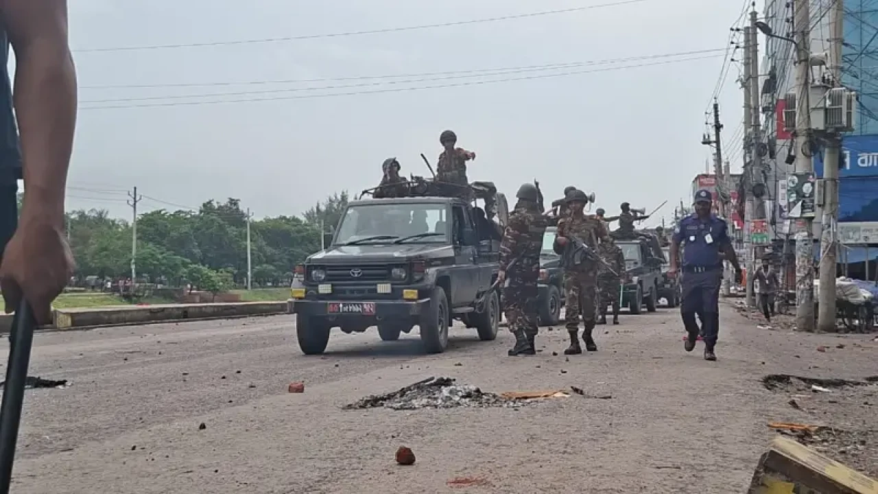 গোপালগঞ্জে কারফিউ জারি