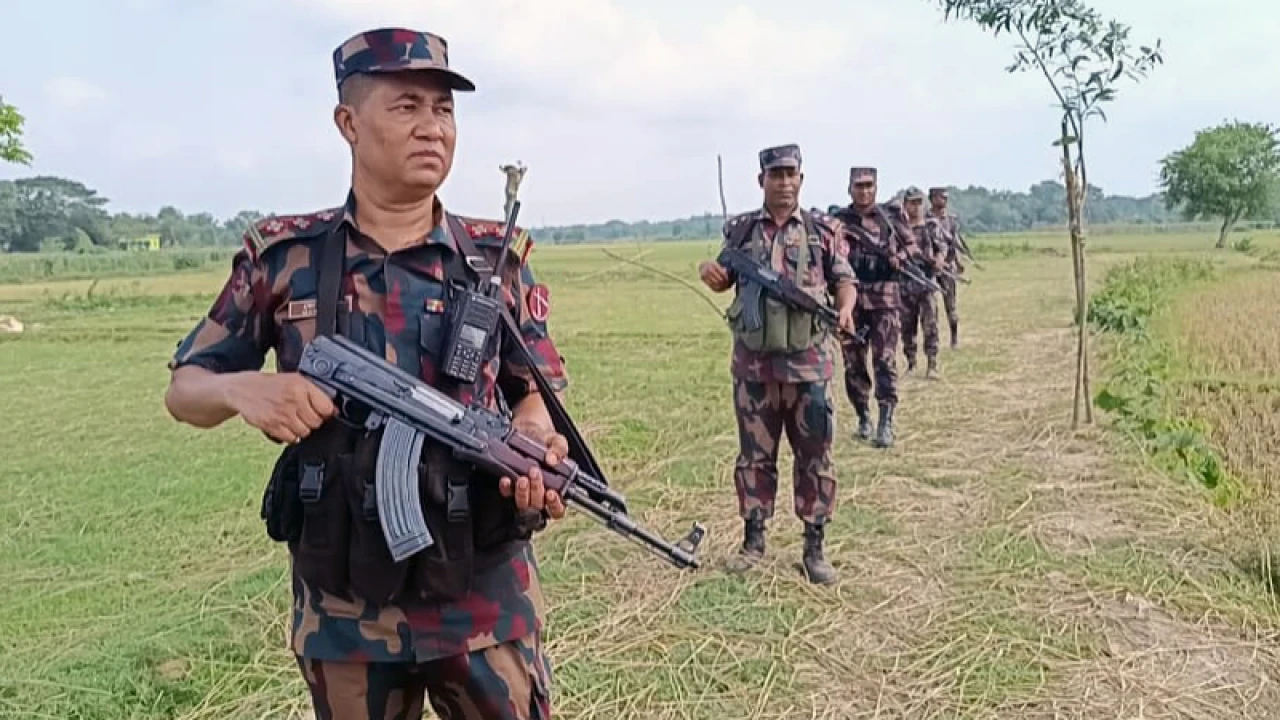 সীমান্তে বিজিবির ফাঁকা গুলিতে পালাল চোরাকারবারিরা