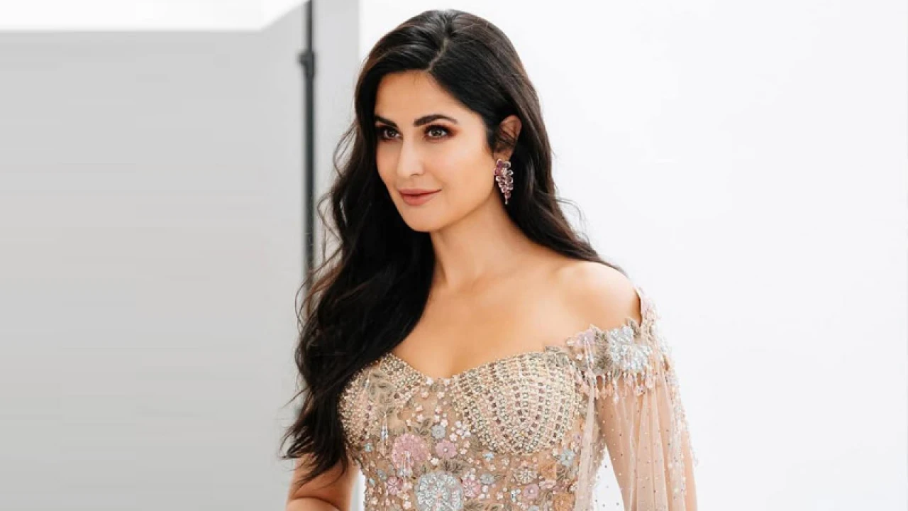 ক্যাটরিনার জন্মদিনে ফুটে উঠলো ভিকির প্রেম