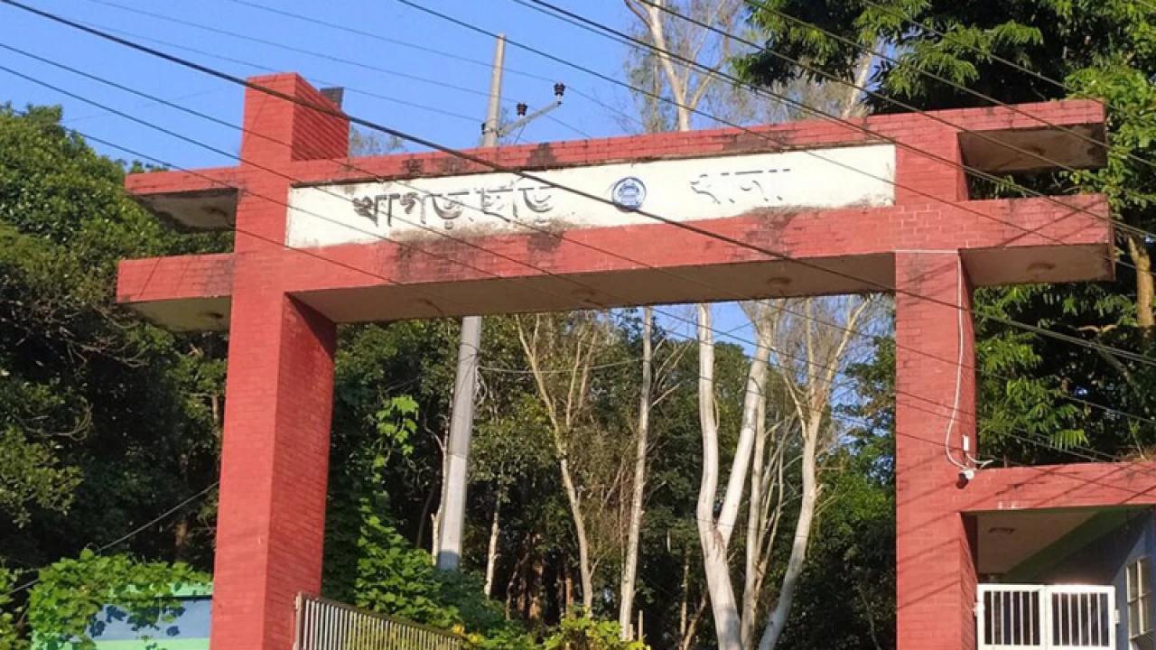 স্কুলের শিক্ষার্থীকে ধর্ষণের ঘটনায় আটক ৪
