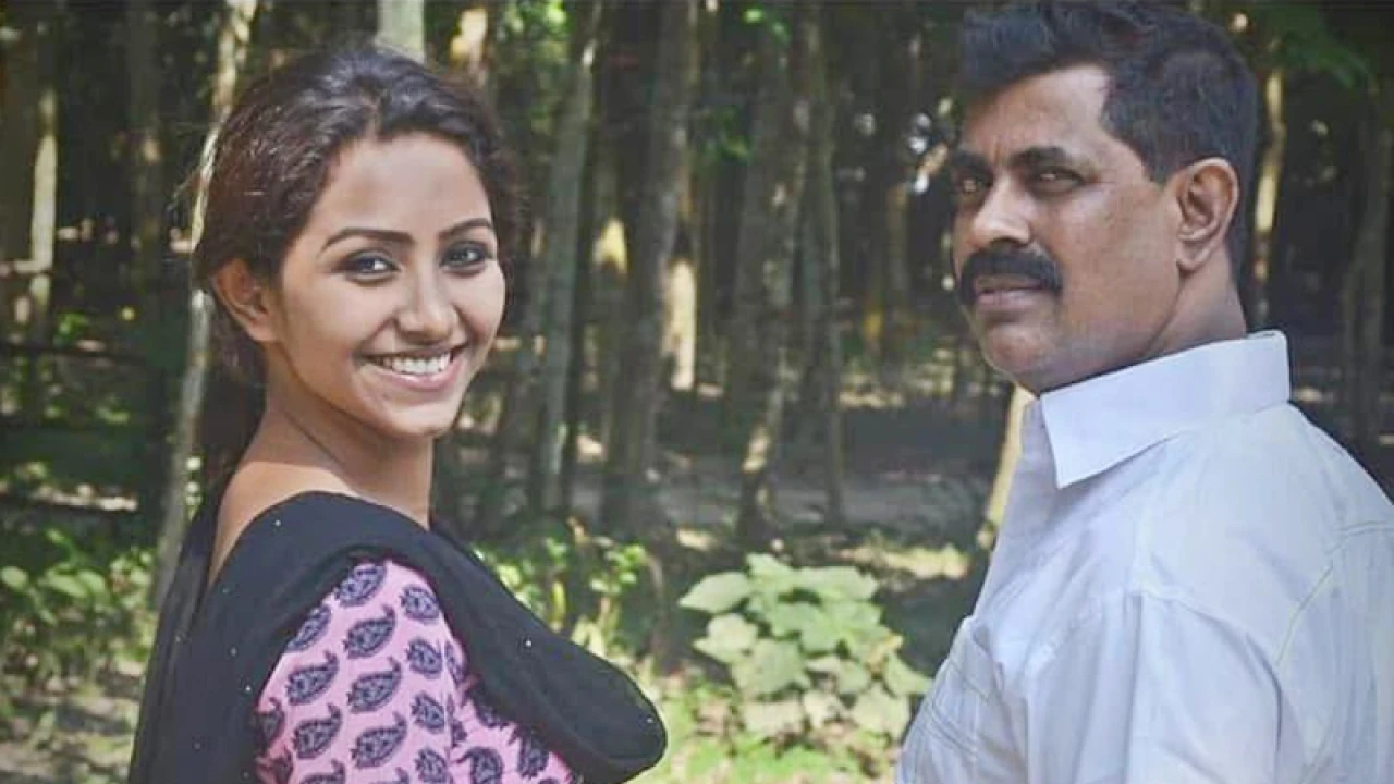 বাবাকে খুঁজে পাচ্ছেন না অভিনেত্রী প্রসূন আজাদ