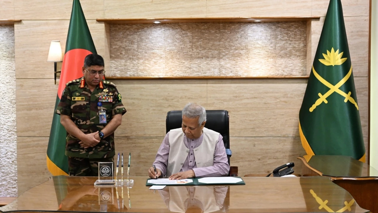 সেনা অফিসারদের সঙ্গে বৈঠকে যা বললেন প্রধান উপদেষ্টা