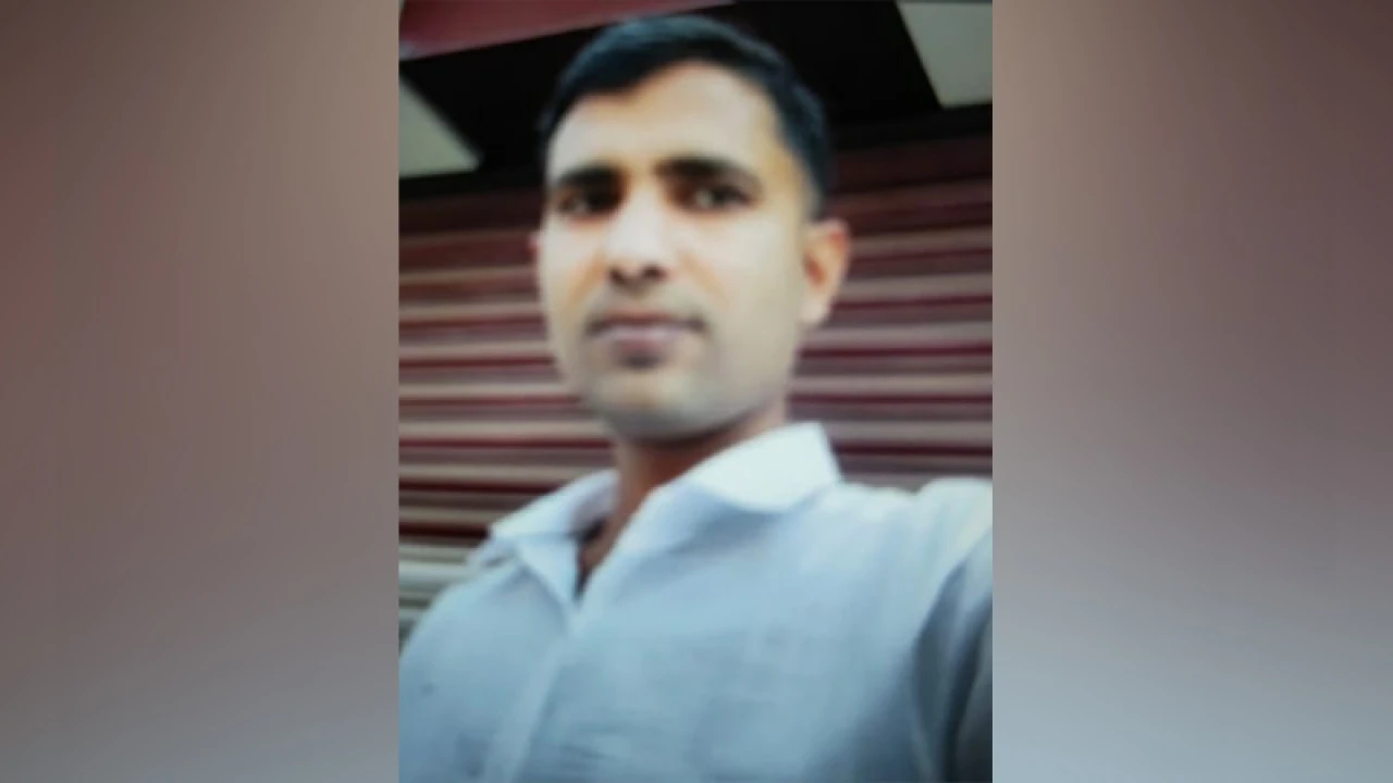 স্বেচ্ছাসেবকদলের নেতাকে কারণ দর্শানো নোটিশ