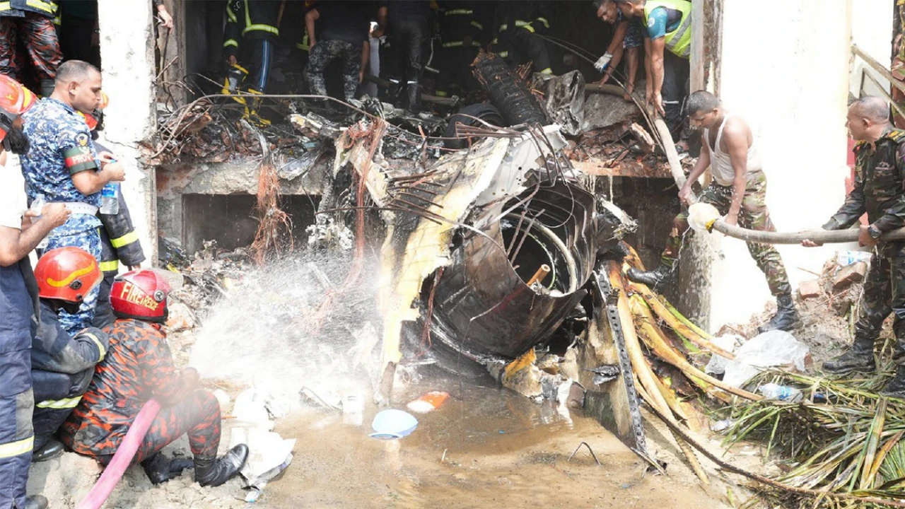 মাইলস্টোনে বিমান বিধ্বস্তের ঘটনায় নিহত বেড়ে ৩১