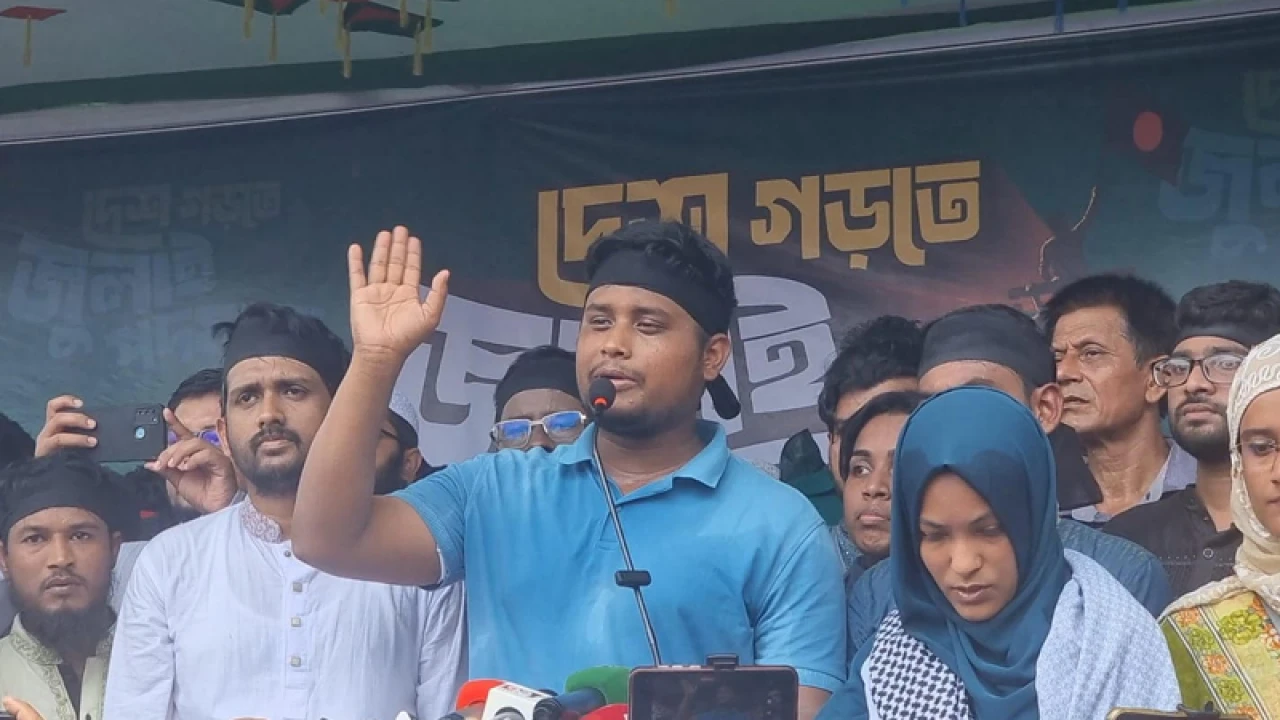 বেতন-ভাতা জমা দিয়ে স্বাস্থ্য উপদেষ্টার পদত্যাগ করা উচিত: হাসনাত 