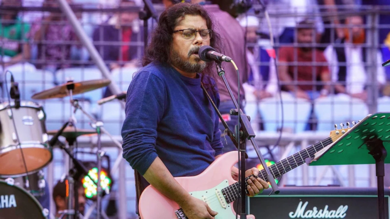 নিহত ও আহতদের পরিবারের পাশে জেমস