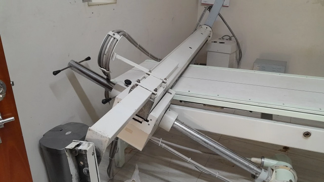 ল্যাবের এক্স-রে মেশিন খুলে পড়ল রোগীর ওপর, আহত ৩