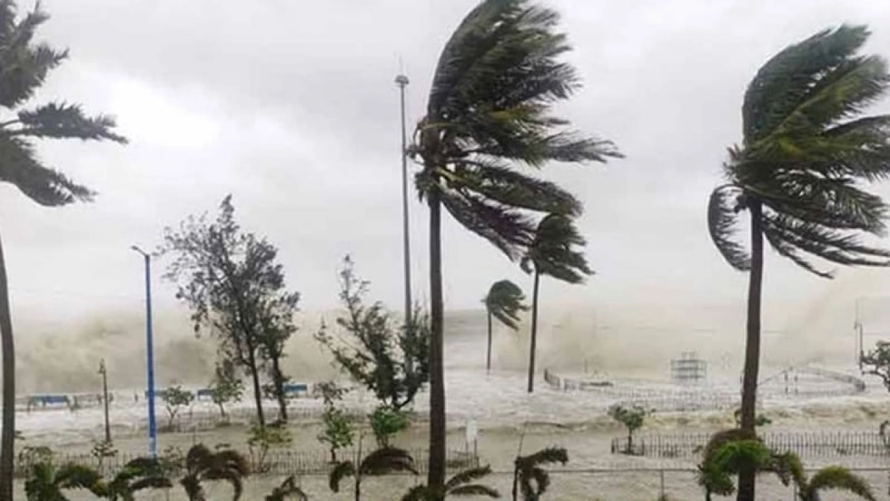 ঝড়ের আভাস, নদীবন্দরে সতর্ক সংকেত