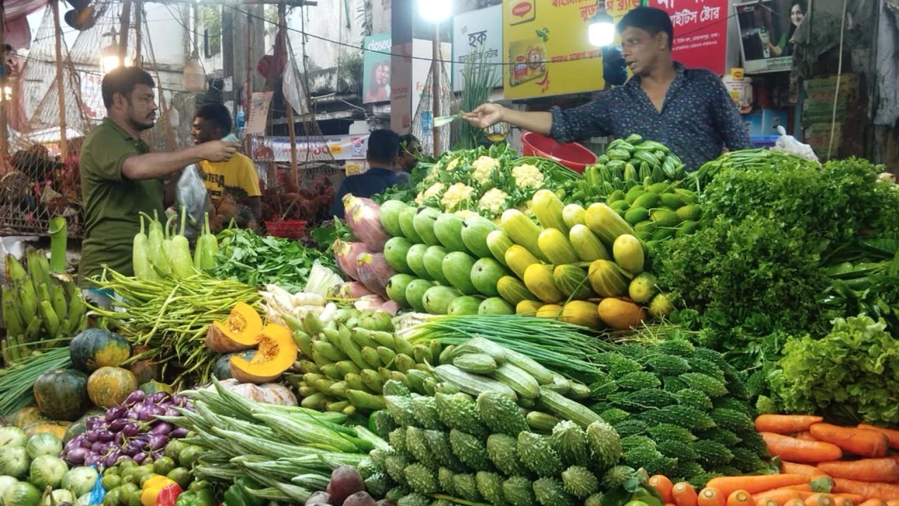 সবজিসহ নিত্যপণ্যের বাজারে অস্বস্তি