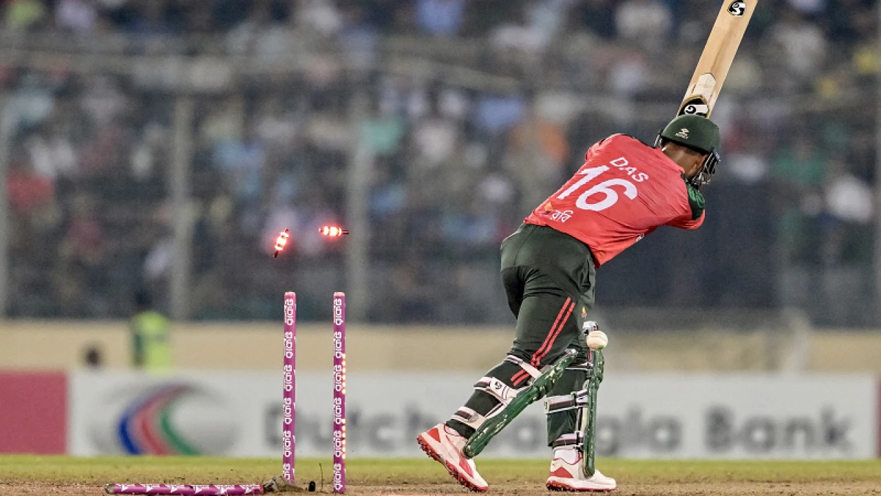 বাংলাদেশ সুযোগ দিয়েছে বলেই পাকিস্তান জিততে পেরেছে: কামরান