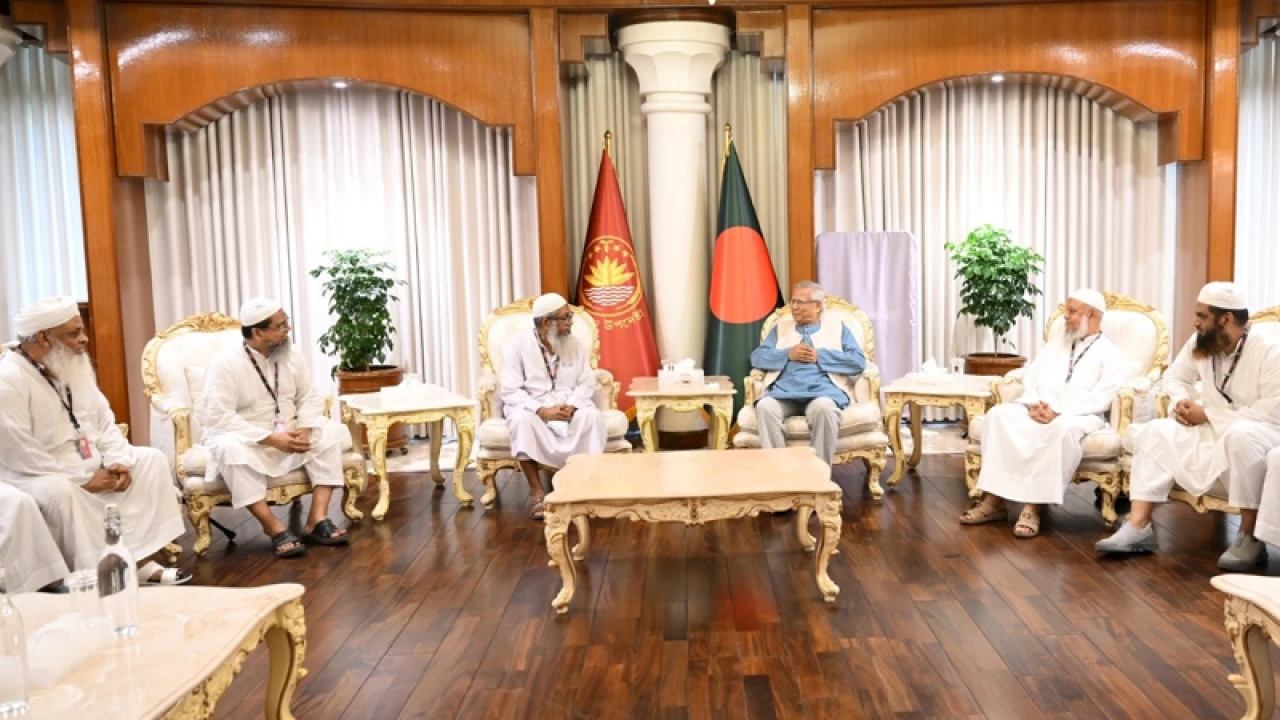 প্রধান উপদেষ্টার সঙ্গে সাক্ষাৎ করলেন হেফাজত নেতারা 