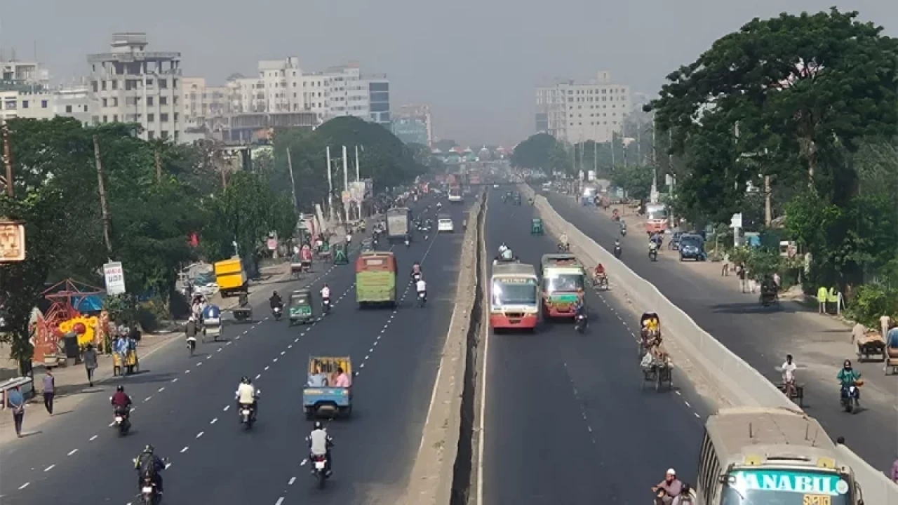 বৃষ্টির পর ঢাকার বাতাস আজ সহনীয়