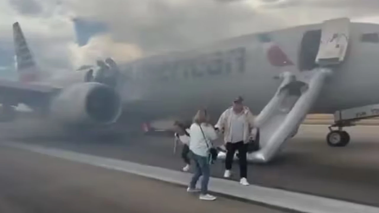 যুক্তরাষ্ট্রে ১৭৩ যাত্রী নিয়ে ওড়ার আগমুহূর্তে বিমানে আগুন