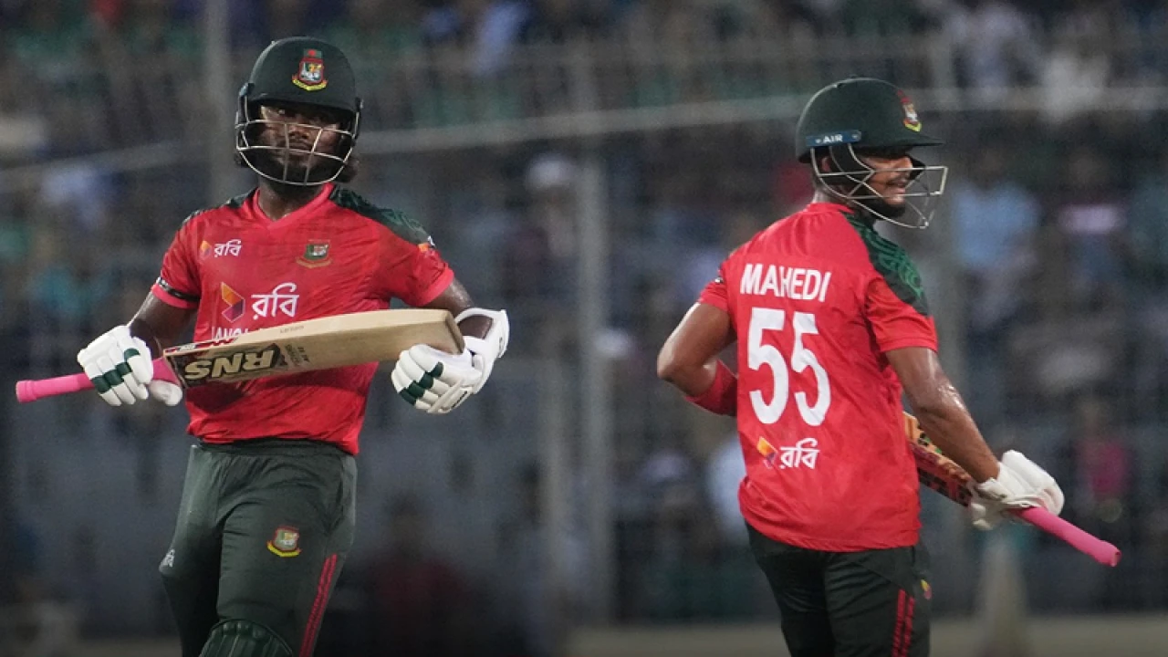 টি-টোয়েন্টিতে দুই শ তাড়ায় সবচেয়ে সফল অস্ট্রেলিয়া, বাংলাদেশ কোথায়