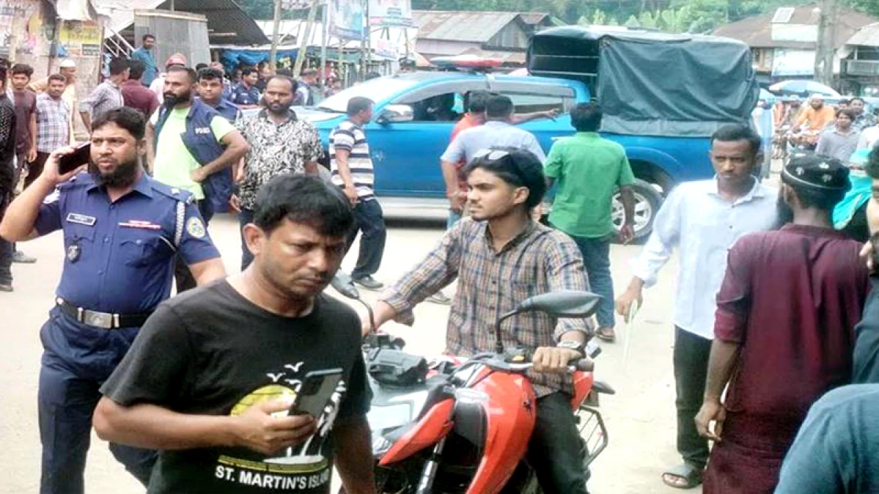 দাওয়াত না পাওয়ায় বিএনপির দুপক্ষের সংঘর্ষ