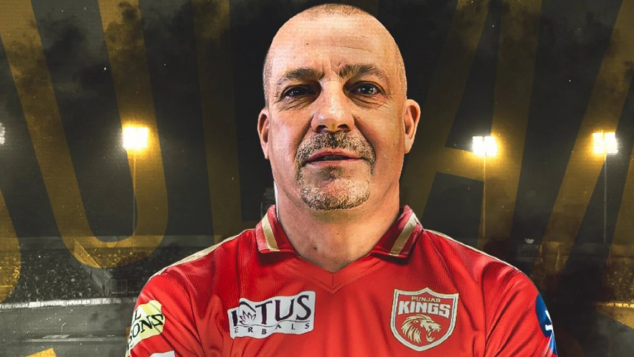 বাংলাদেশি ক্রিকেটারদের ছক্কা শেখাতে আসছেন উড