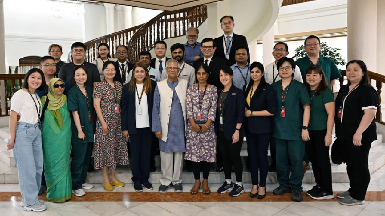 বিদেশি মেডিকেল টিমকে কৃতজ্ঞতা জানালেন প্রধান উপদেষ্টা