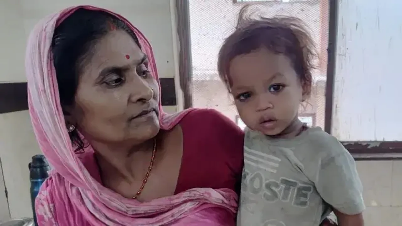 শিশুর কামড়ে সাপের মৃত্যু