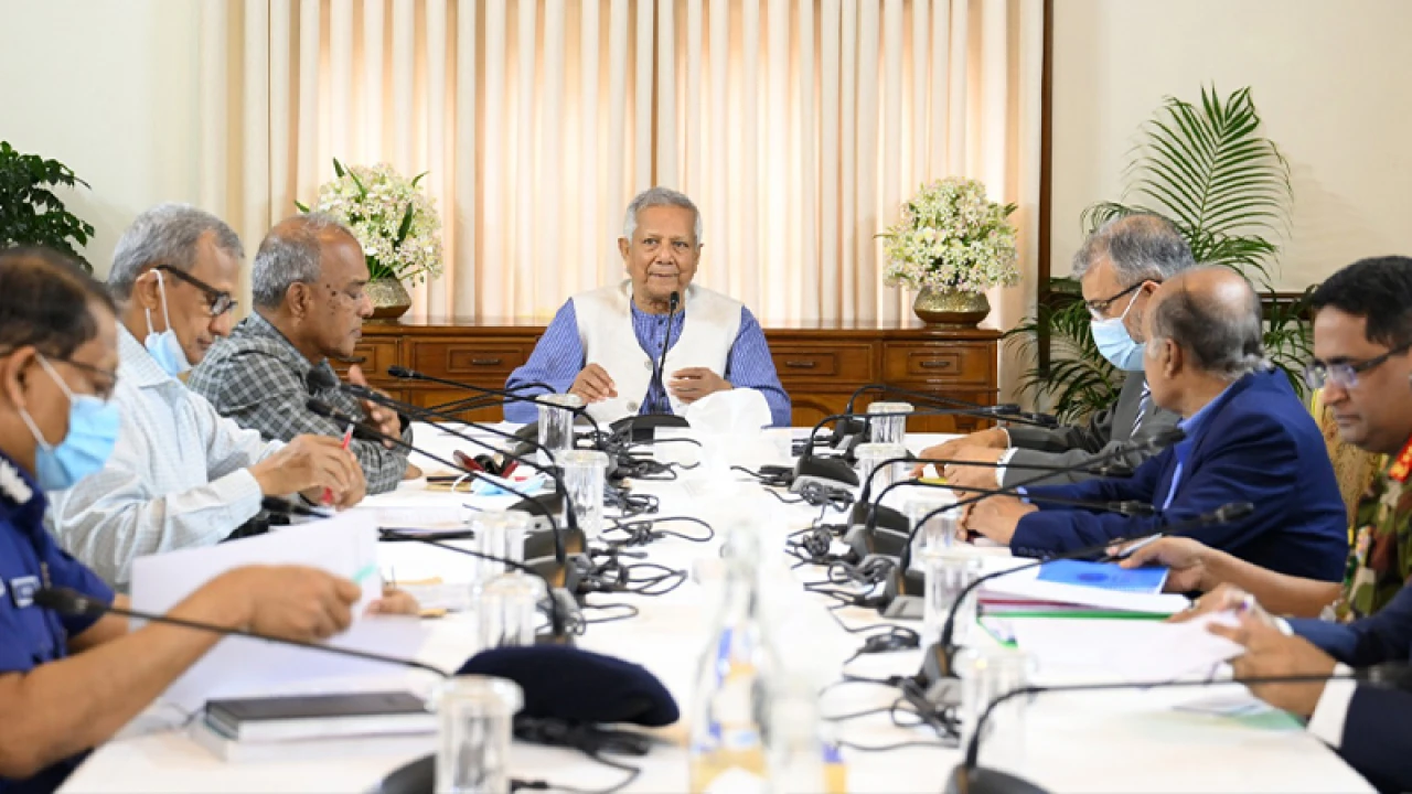 নির্বাচনে আইনশৃঙ্খলা পরিস্থিতি নিয়ে প্রধান উপদেষ্টার বৈঠক