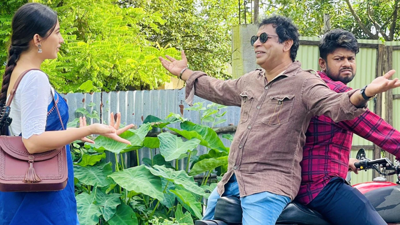 কলকাতার পর এবার ঢাকায় ‘পাগলু’