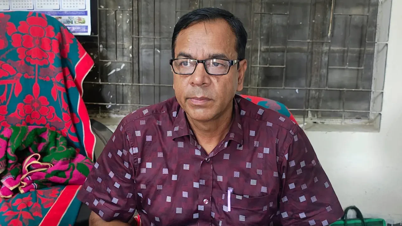 ‘বিবাহিত মেয়েরা স্কুলে পড়তে পারবে না’, ছাত্রীকে প্রধান শিক্ষক