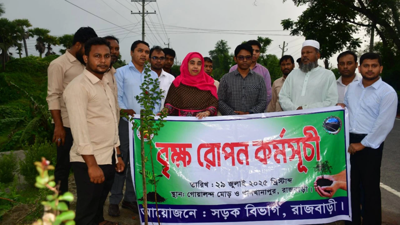 ঢাকা-খুলনা মহাসড়কে বৃক্ষরোপণ কর্মসূচি উদ্বোধন