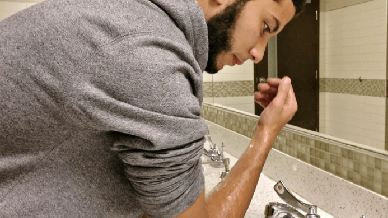 বাথরুমে অজুর দোয়া পড়া যাবে?