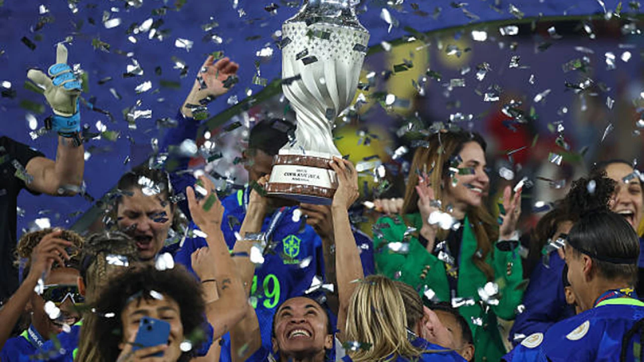 রুদ্ধশ্বাস ফাইনালে কলম্বিয়াকে হারিয়ে ব্রাজিলের নবম শিরোপা জয়