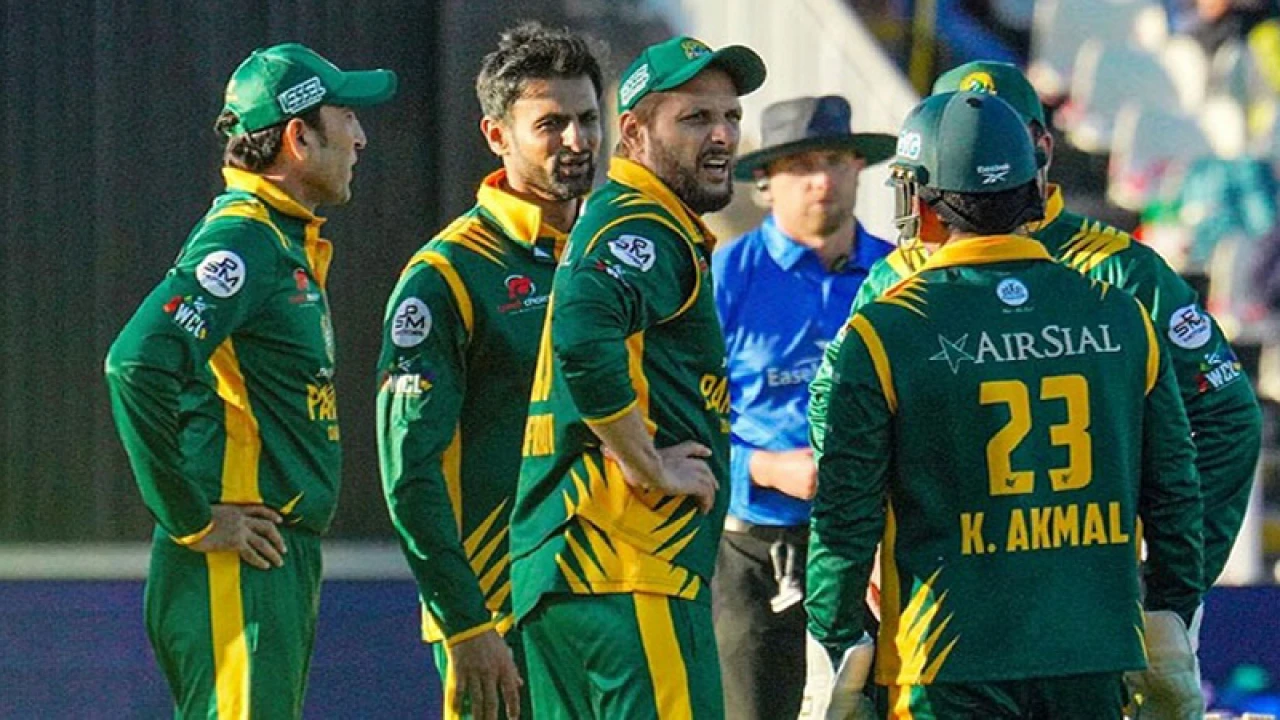 আফ্রিদি-হাফিজদের খেলায় নিষেধাজ্ঞার কারণ জানাল পিসিবি