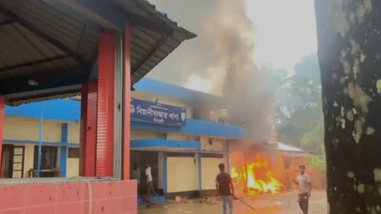 ৫ আগস্ট বিয়ানীবাজারে শেষ বিকেলে ছড়িয়ে পড়ে আতঙ্ক