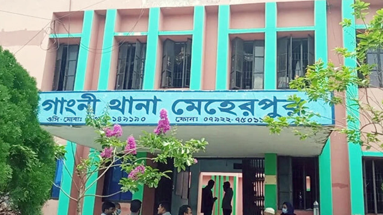 গাংনী থানার অদূরে বোমা ফাটিয়ে গণডাকাতি