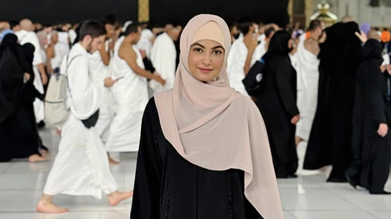 ওমরাহ করলেন ‘ব্যাচেলর পয়েন্ট’খ্যাত অভিনেত্রী লামিমা