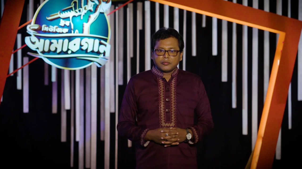 অজয় দেবের ‘ফেরারি পাখি’