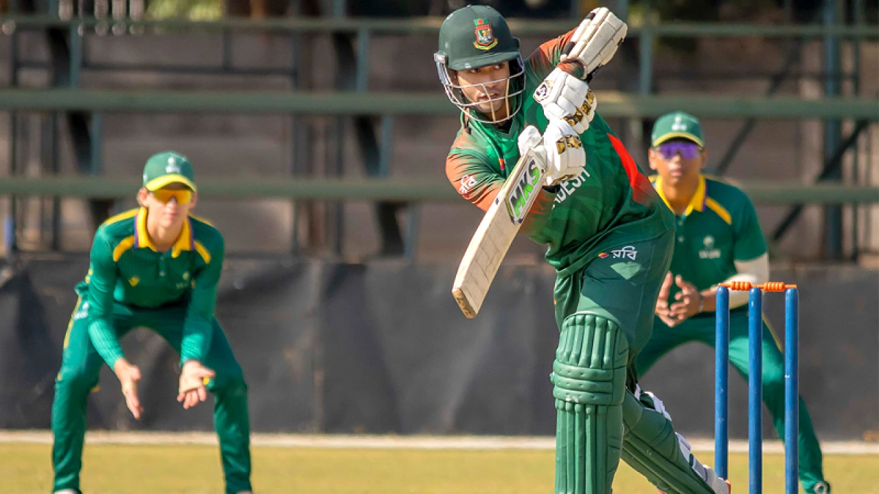 ফাইনালে দ. আফ্রিকার সামনে কঠিন চ্যালেঞ্জ রাখল বাংলাদেশ