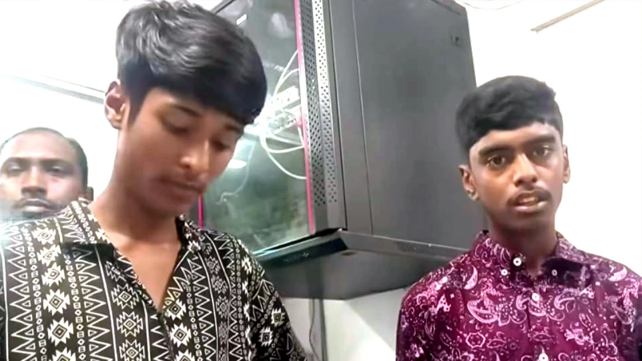 চেক চুরির এক মাস পর টাকা তুলতে গিয়ে ধরা