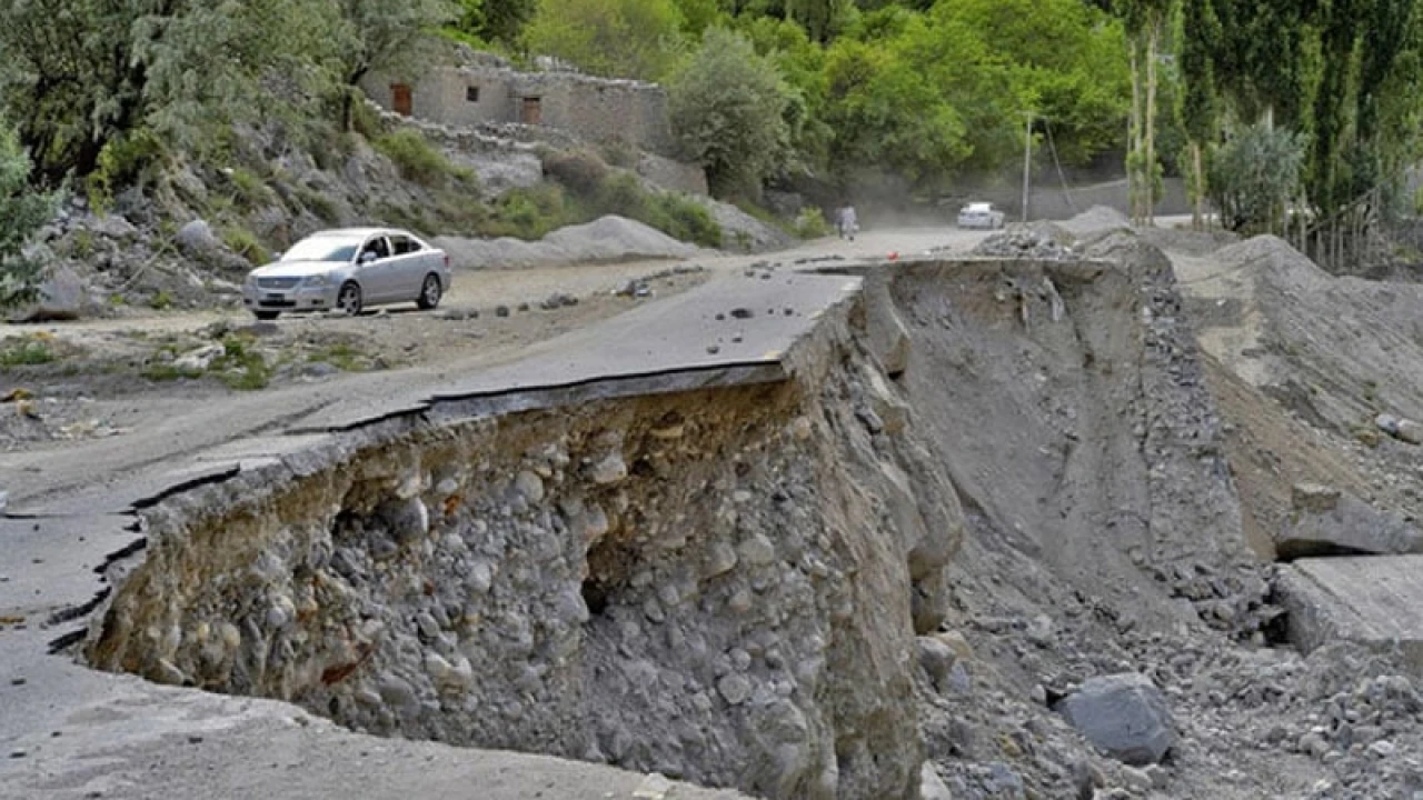 পাকিস্তানে ভূমিধস, ৭ স্বেচ্ছাসেবকের মৃত্যু