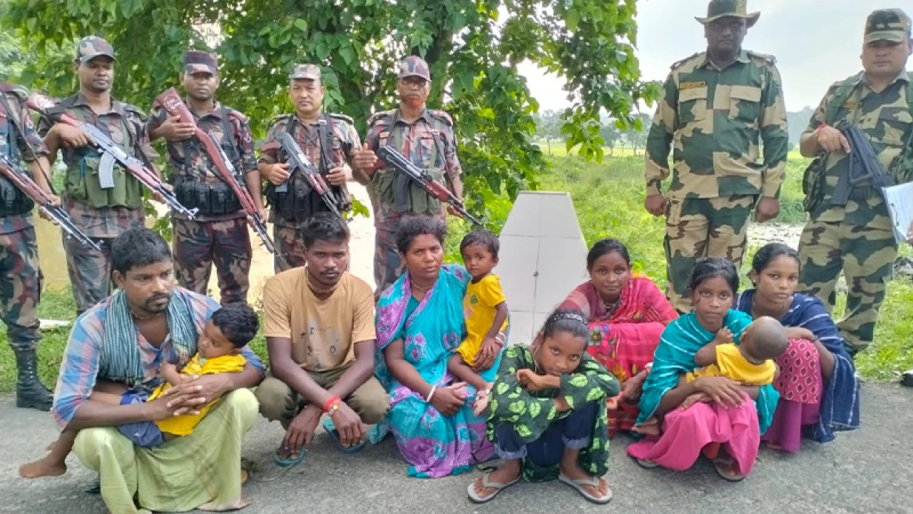 পতাকা বৈঠকের মাধ্যমে ১০ বাংলাদেশিকে হস্তান্তর