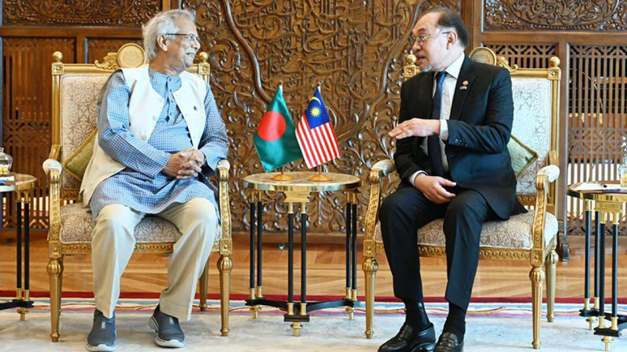 মালয়েশিয়ার প্রধানমন্ত্রীর সঙ্গে প্রধান উপদেষ্টার দ্বিপক্ষীয় বৈঠক 