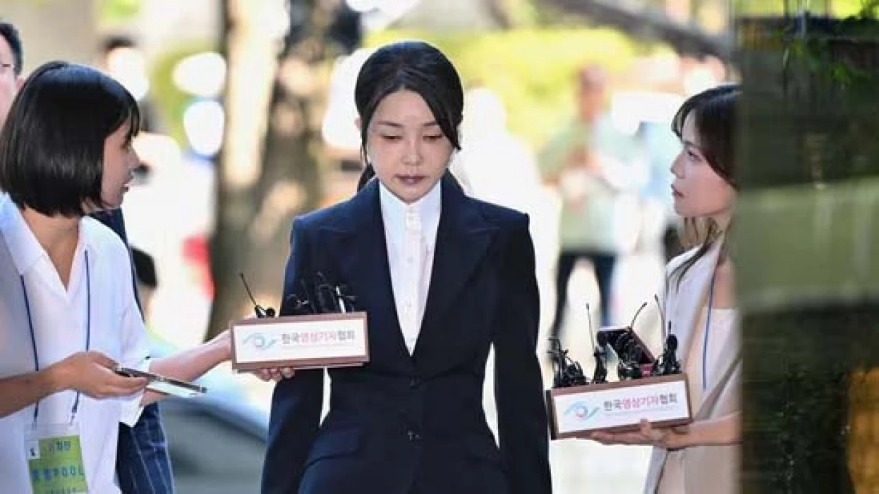 দক্ষিণ কোরিয়ার সাবেক ফার্স্ট লেডি আটক