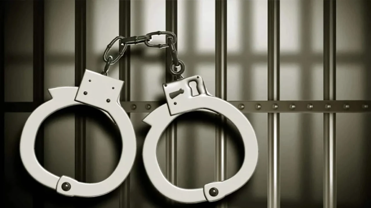 ৬০ কেজি গাঁজা ও ২টি প্রাইভেট কারসহ দুই দম্পতি গ্রেপ্তার