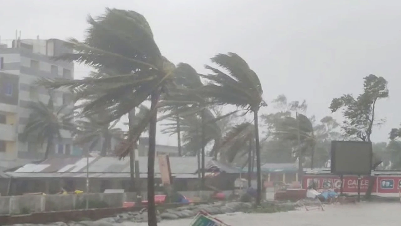 যেসব জেলায় ৬০ কিলোমিটার বেগে ঝড়ের আভাস