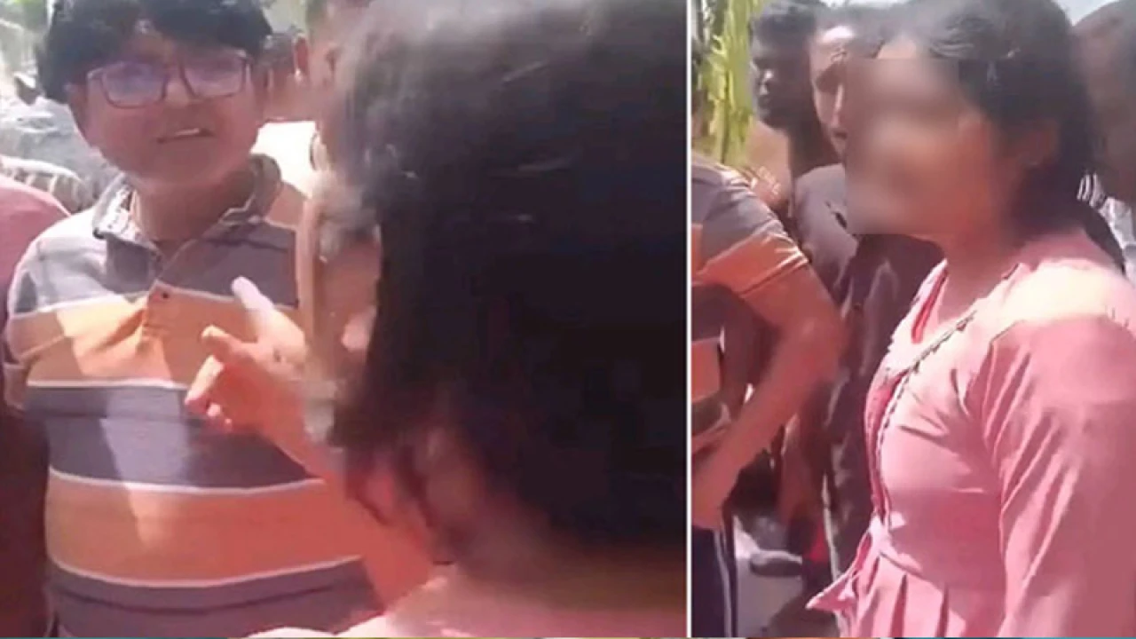 রাজশাহীতে স্কুলের সামনে শিক্ষকের গলায় ছুরি চালাল ছাত্রী!