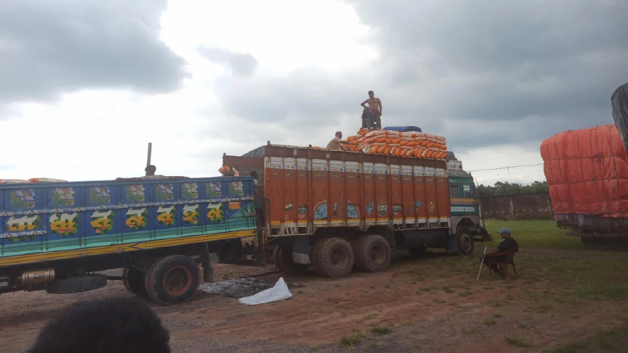 শুল্ক জটিলতা কাটিয়ে খালাশ হচ্ছে আমদানিকৃত চাল
