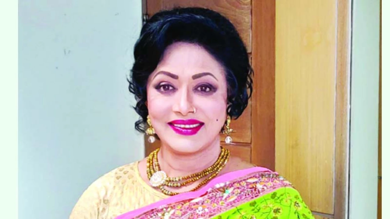 তাকে কখনও নায়ক ভাবতে পারিনি: রোজিনা