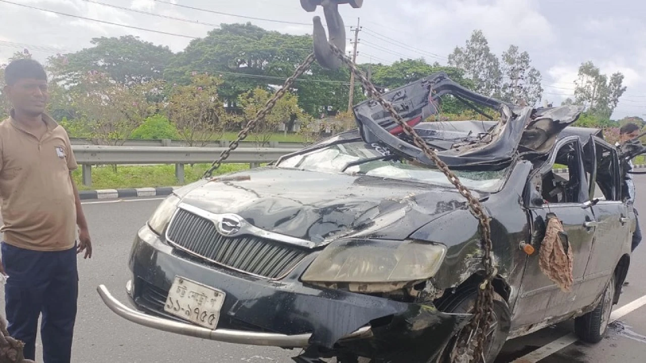 ঢাকা-মাওয়া এক্সপ্রেসওয়েতে প্রাইভেটকার উল্টে নিহত ৩