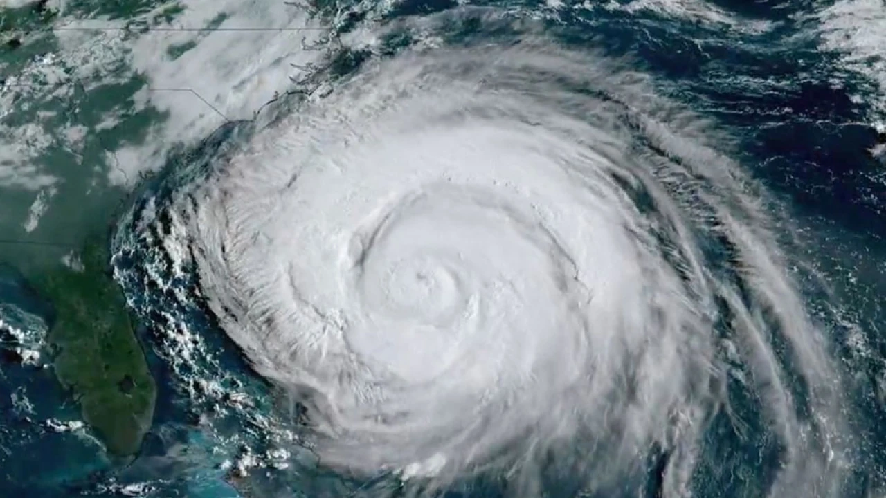 আরও বড় হচ্ছে হারিকেন অ্যারিন